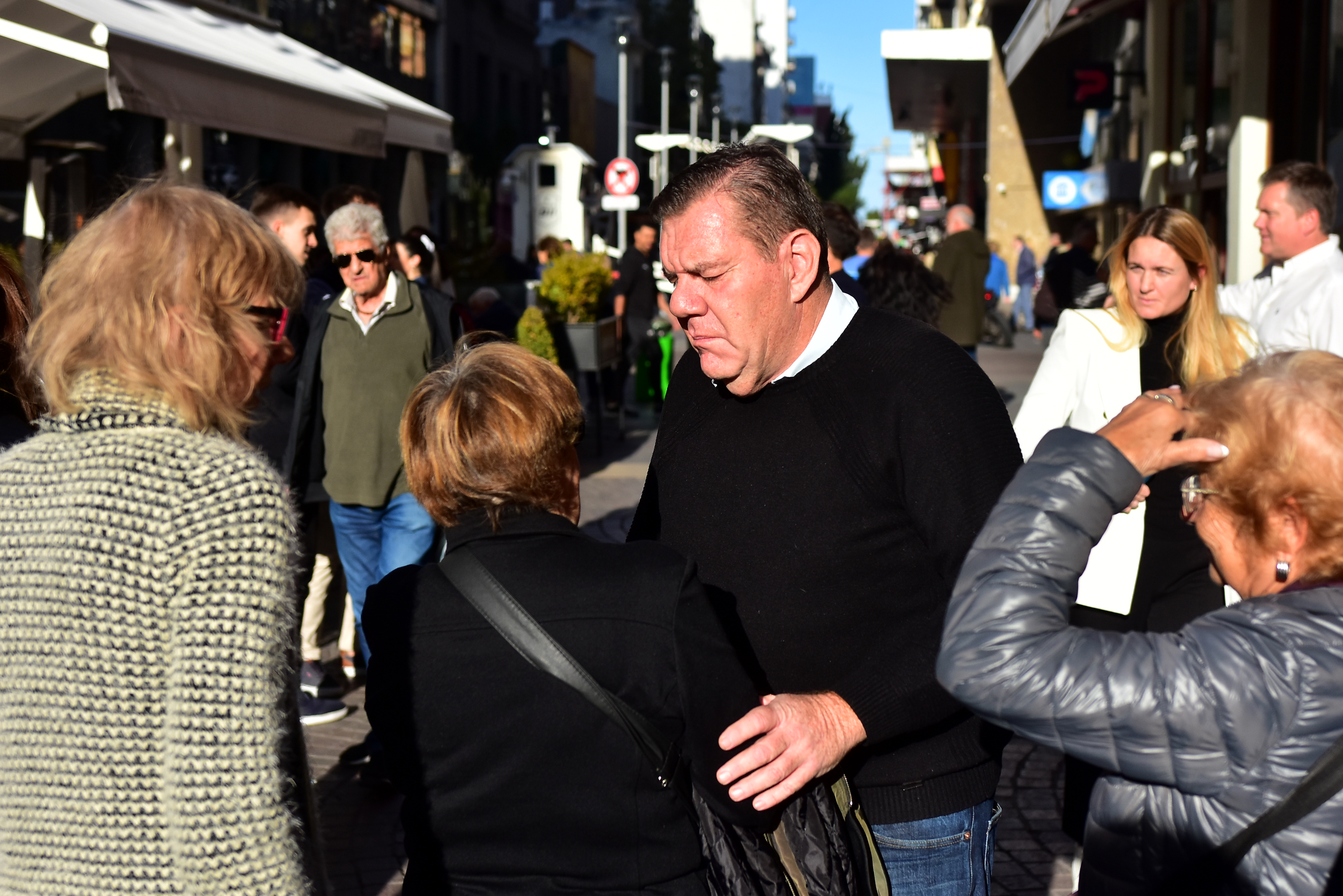 El intendente Guillermo Montenegro, el jueves en la Peatonal, en la previa del acto junto a Patricia Bullrich.