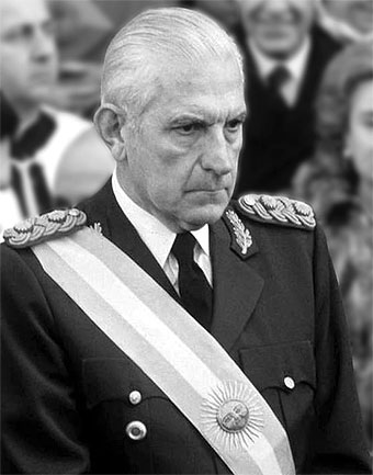 El gobierno de facto, presidido por el general Bignone, analizaba hace 40 años la Ley Electoral. 