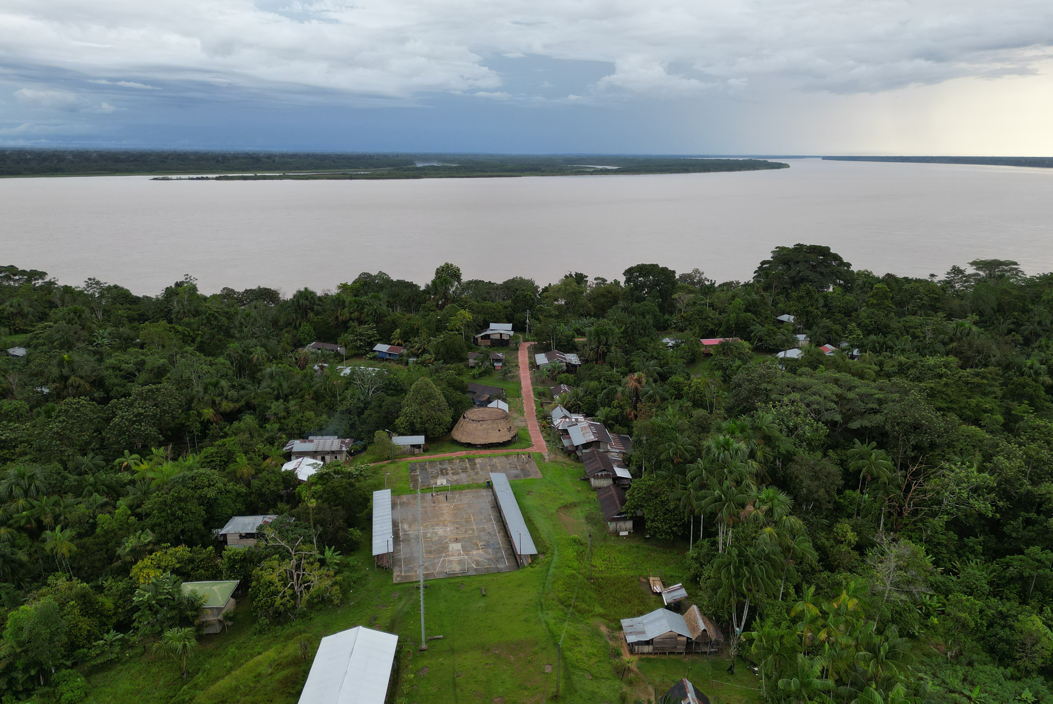 La paradoja de talar el Amazonas para construir una granja solar que no funciona
