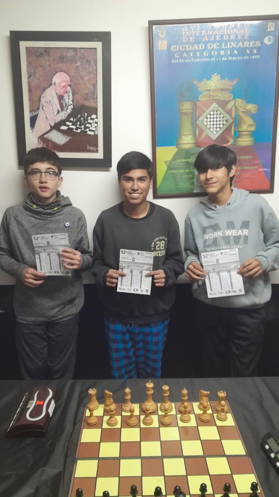 Los tres juveniles de ADUM que coparon el podio en el torneo de Cuarta categoría.