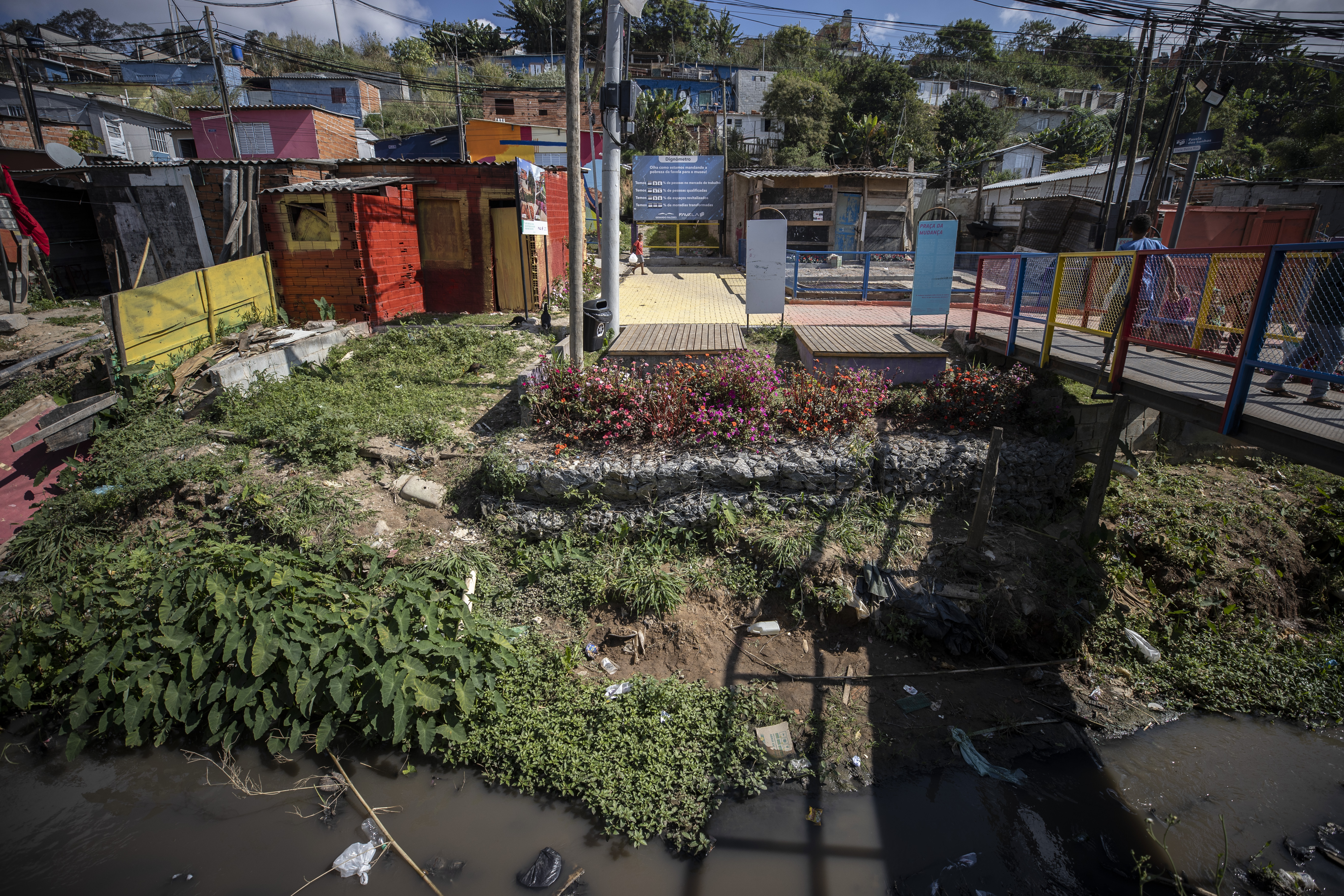 La transformación de una favela: de las calles de barro al wifi de alta velocidad