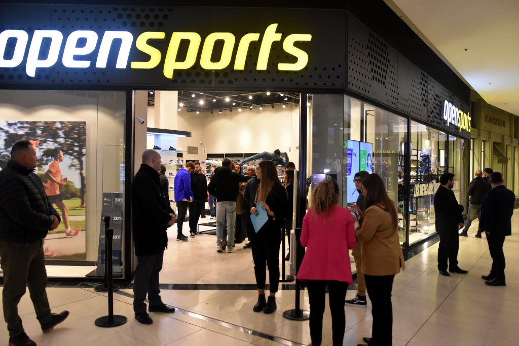 Open Sports desembarca con un local en el Paseo Aldrey « Diario La ...