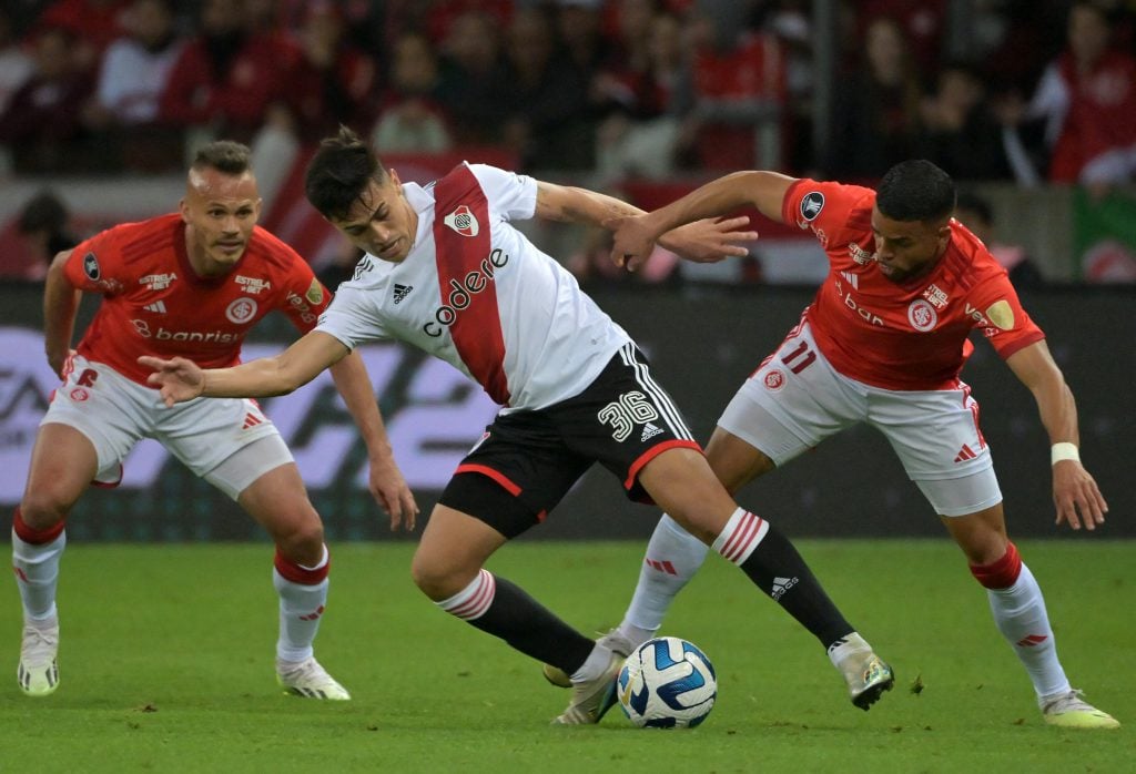 FBL-LIBERTADORES-INTERNACIONAL-RIVER