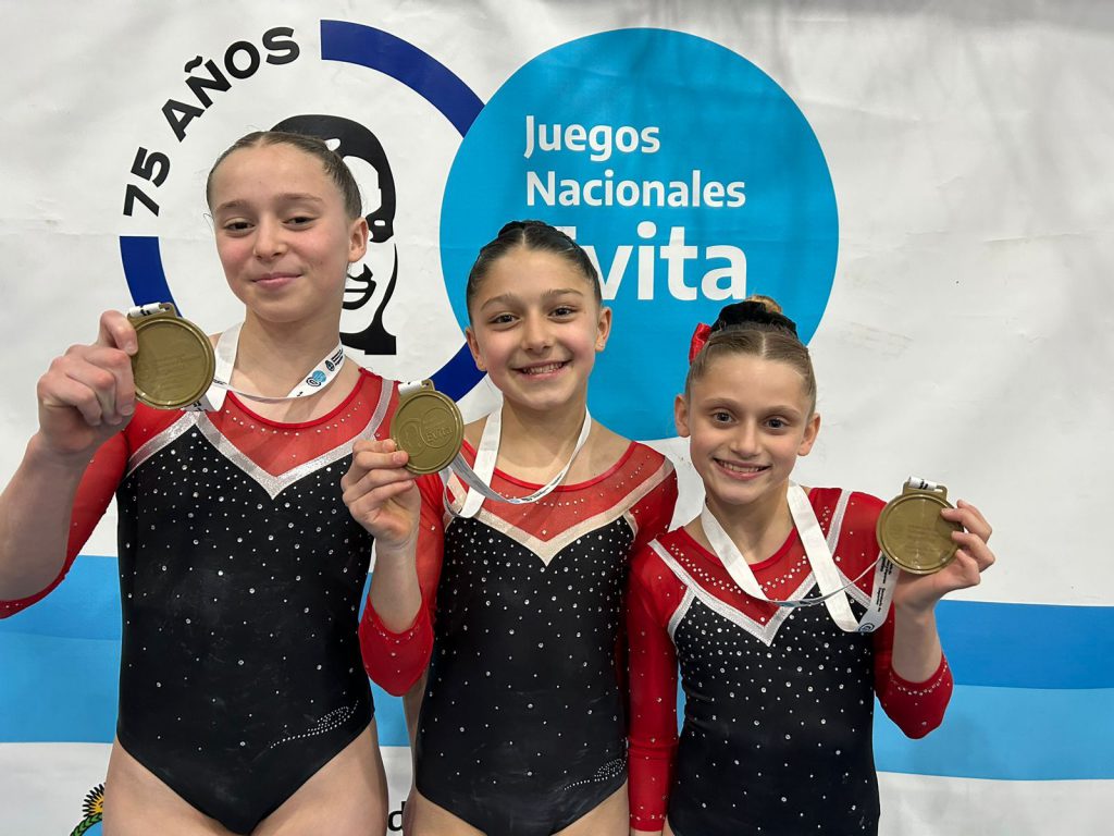 Foto: Alejandro Salgado El Club Atlético Quilmes y sus gimnastas aportaron medallas de oro y plata. 