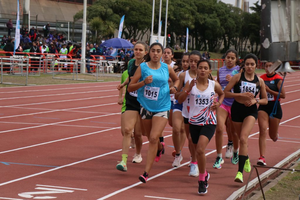 Brisa Rodríguez ganó su serie y va por más en los 3000 metros. 