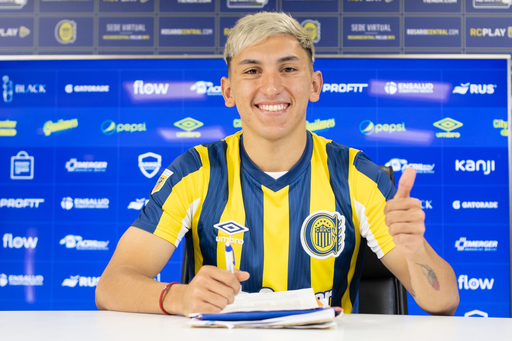 Tobías Cervera firmó contrato en Central.