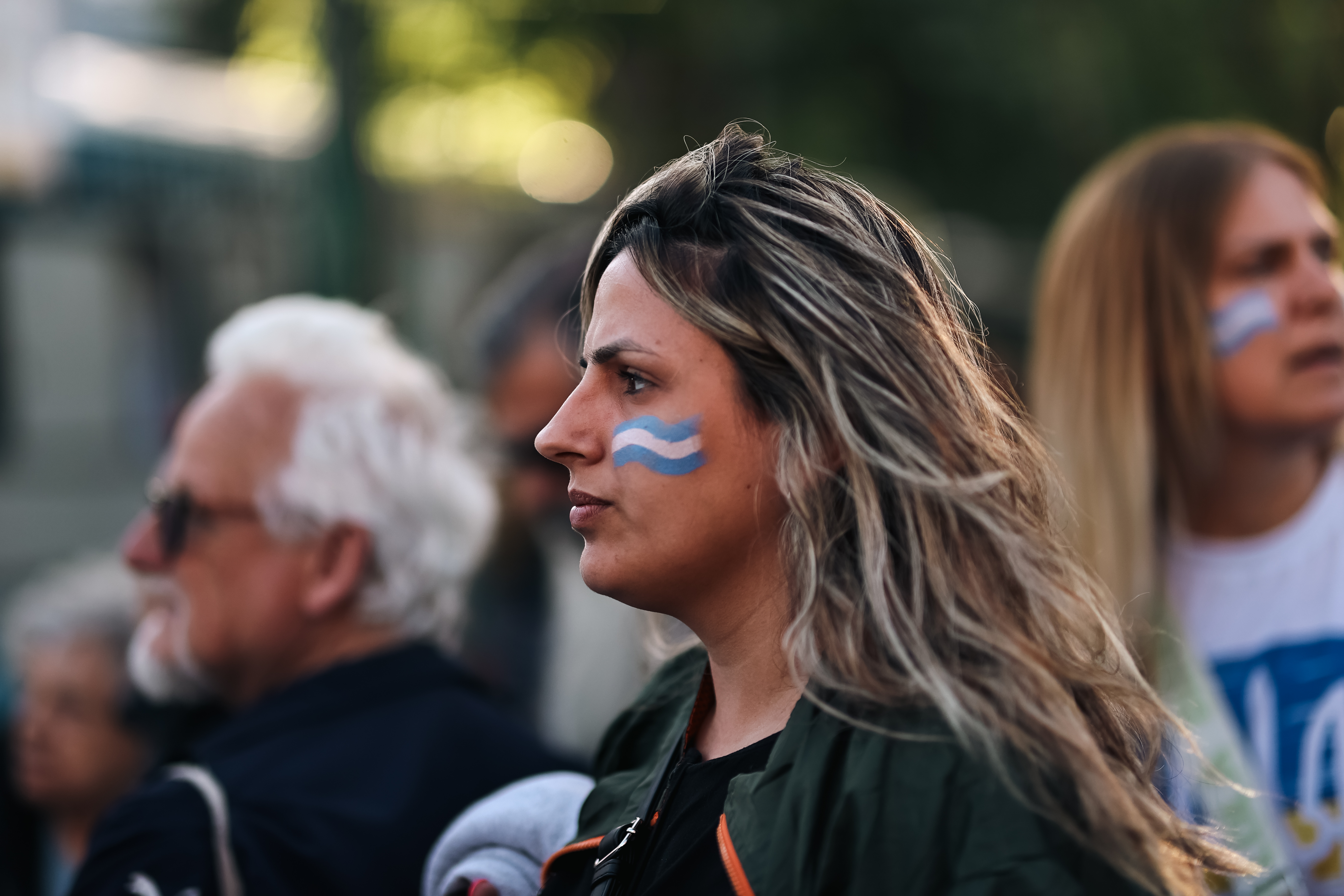 Los jóvenes argentinos votan con enojo, miedo y desencanto con la vieja política