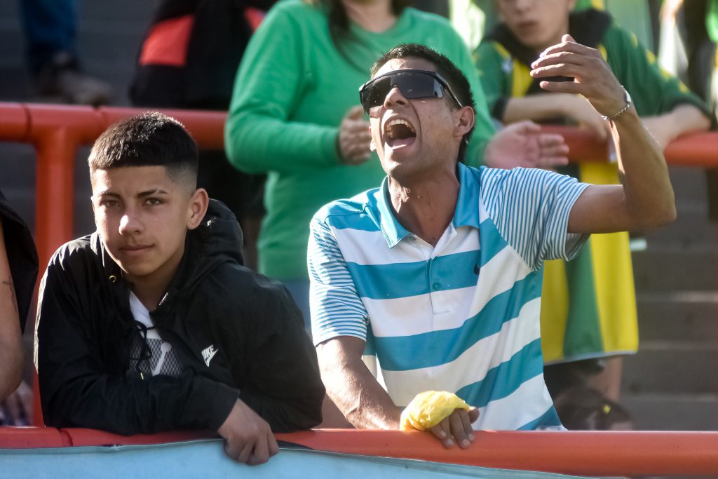 Galería de imágenes de los hinchas de Aldosivi en el empate ante Maipú ...