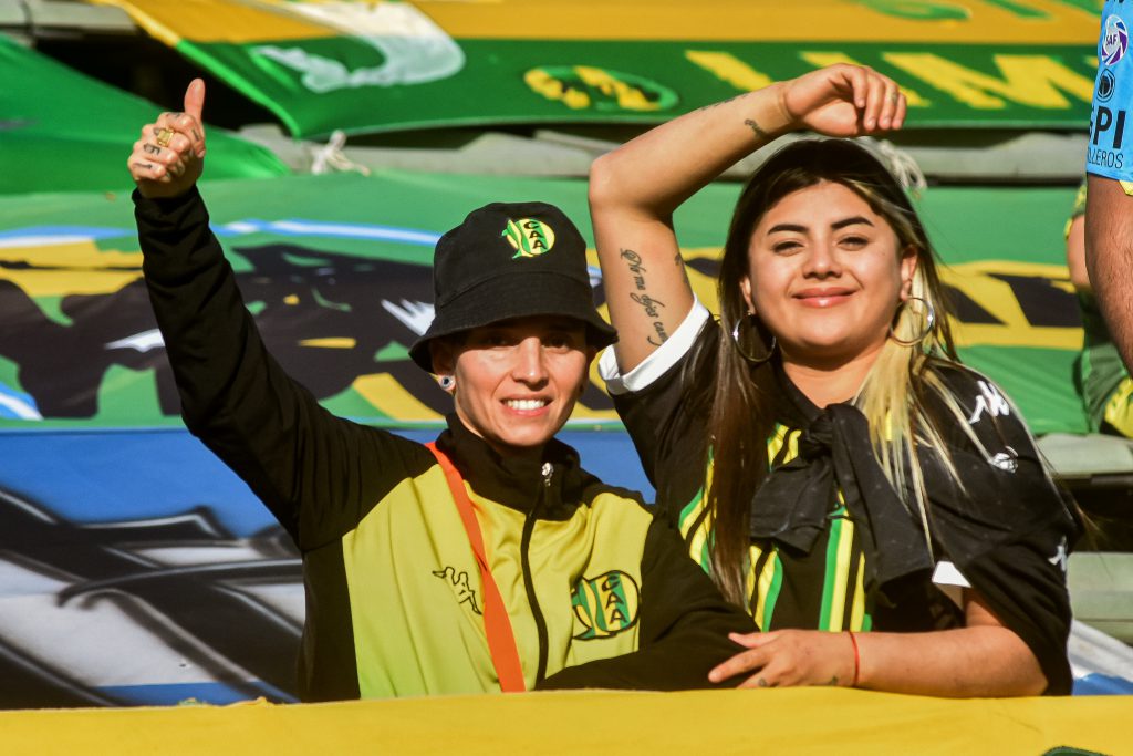 Galería de imágenes de los hinchas de Aldosivi en el empate ante Maipú ...