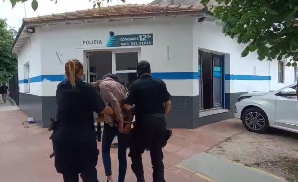 Detuvieron A Una Mujer Y La Acusaron De Apuñalar A Su Expareja Al Asaltarlo Diario La Capital