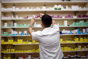 Las ventas en las farmacias volvieron a desplomarse 21,9% anual a precios constantes.