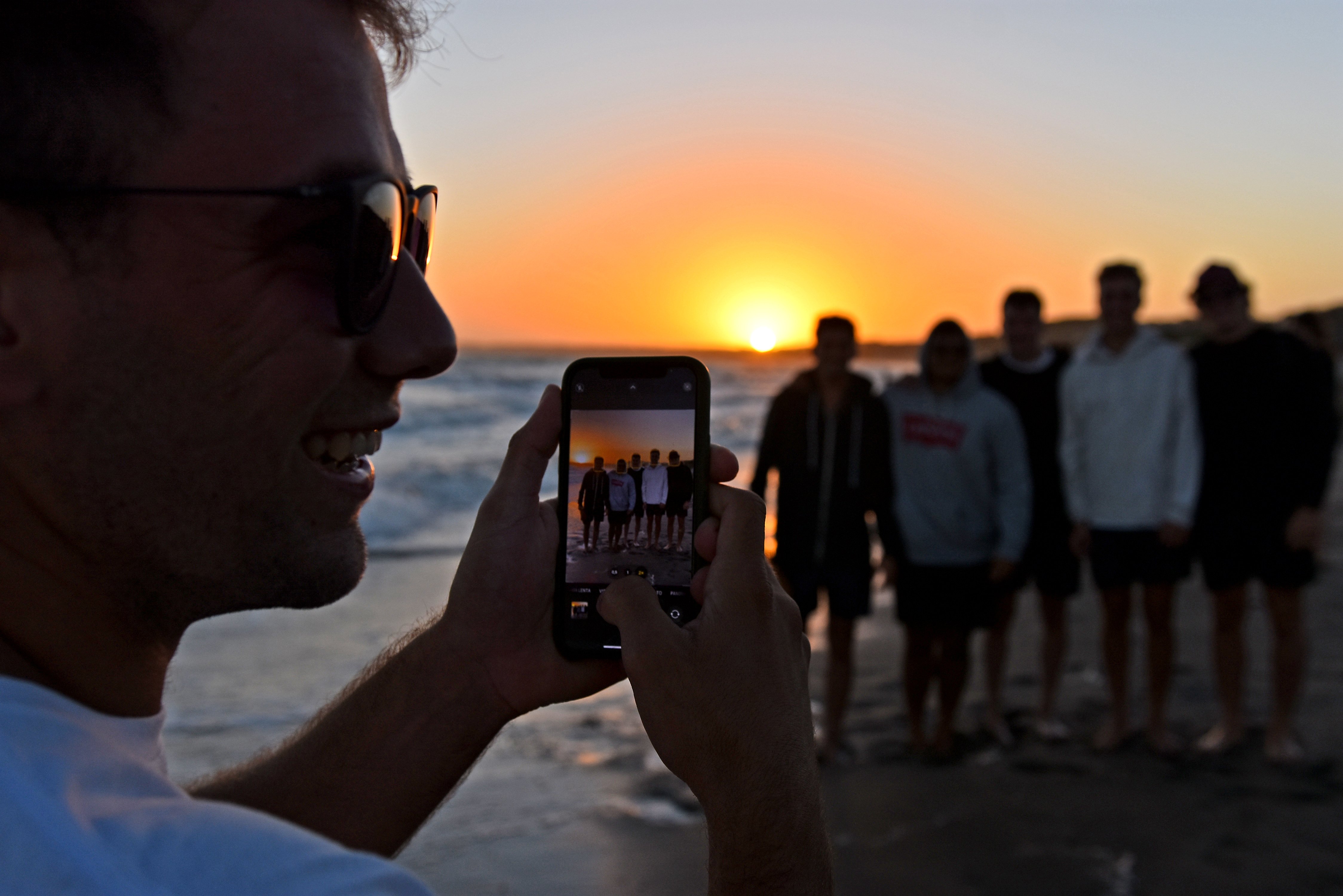 Los jóvenes y el impacto de las redes sociales en la temporada marplatense  « Diario La Capital de Mar del Plata