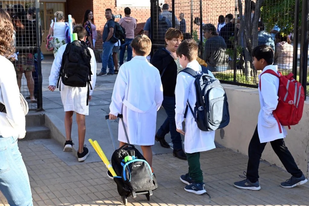 Las autoridades garantizan que las clases comenzarán hoy en todos los establecimientos.