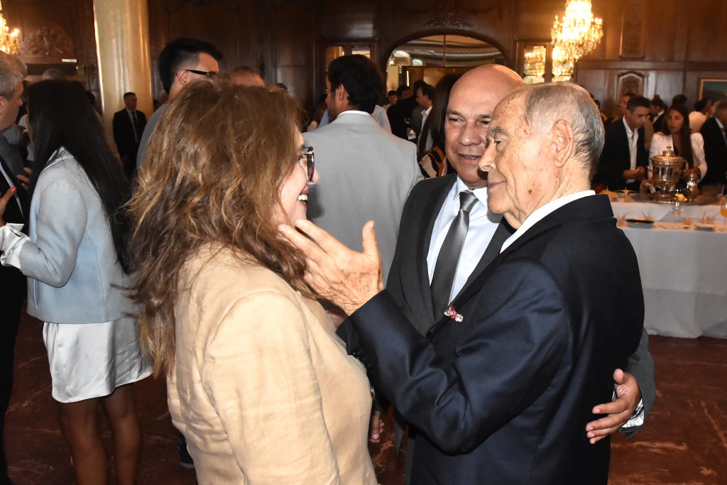 La actriz Leonor Bendetto junto a Raúl Olmos y Florencio Aldrey.