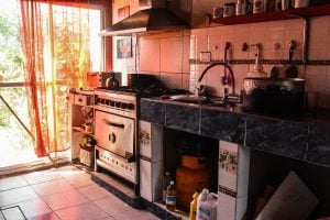 Por falta de alimentos, el comedor del barrio El Martillo solo puede funcionar dos veces por semana.