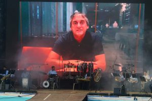 El saludo de Enzo Francescoli a Mar del Plata en la pantalla gigante.
