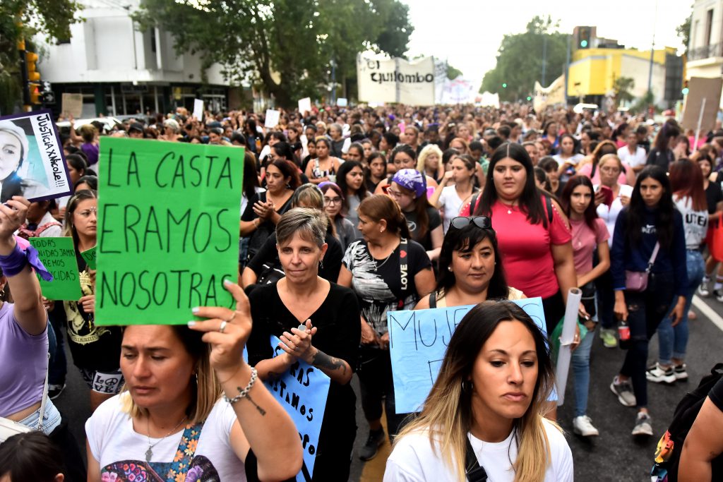 8M en Mar del Plata: las mejores imágenes de la marcha de mujeres y ...