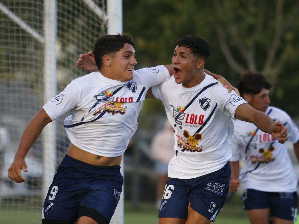 Alvarado le ganó a San Lorenzo (Foto Diego Berrutti).