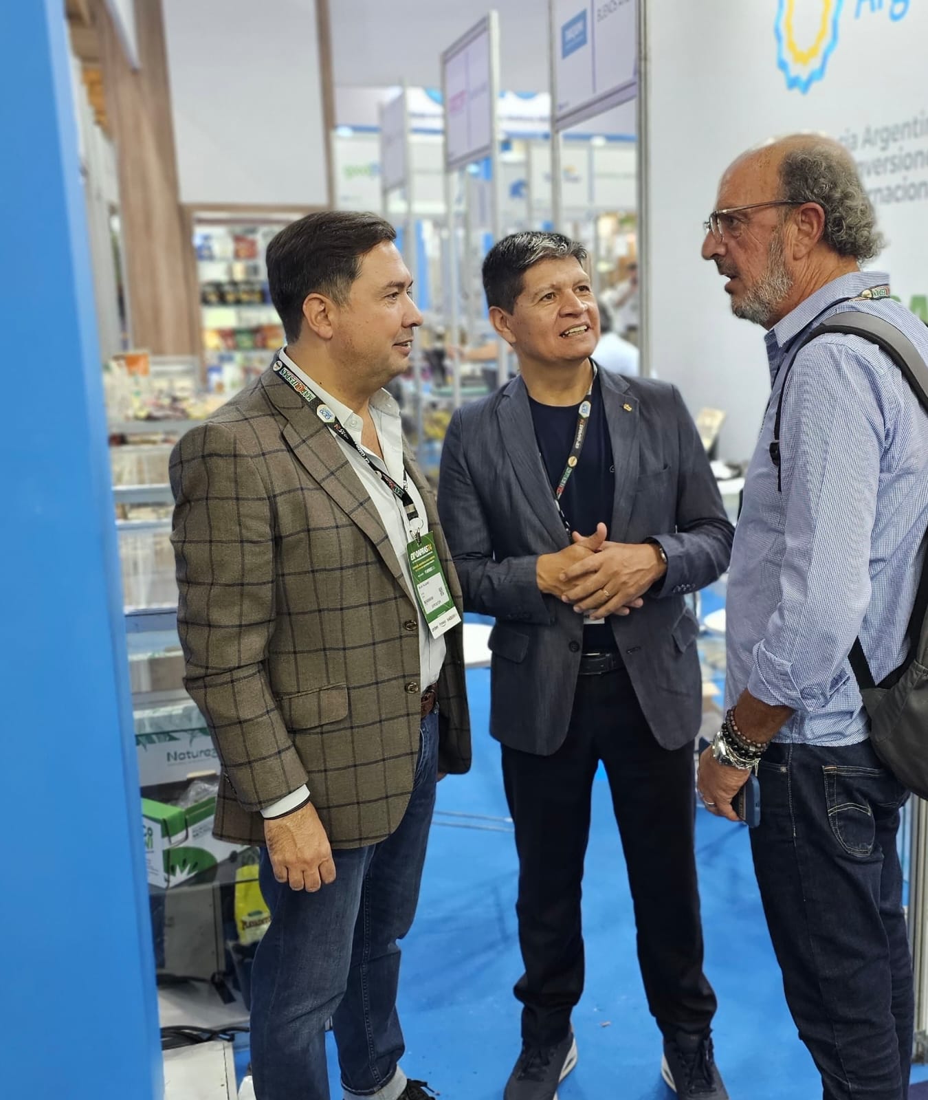 El presidente de CAME, Alfredo González y el titular de la UCIP, Blas Taladrid, dialogaron con LA CAPITAL sobre las actividades que se vienen desarrollando en la Feria y Convención Paranaense de Supermercados en Curitiba, Brasil.