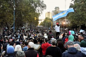 El 23 de abril se desarrolló una multitudinaria e inédita Marcha Universitaria.