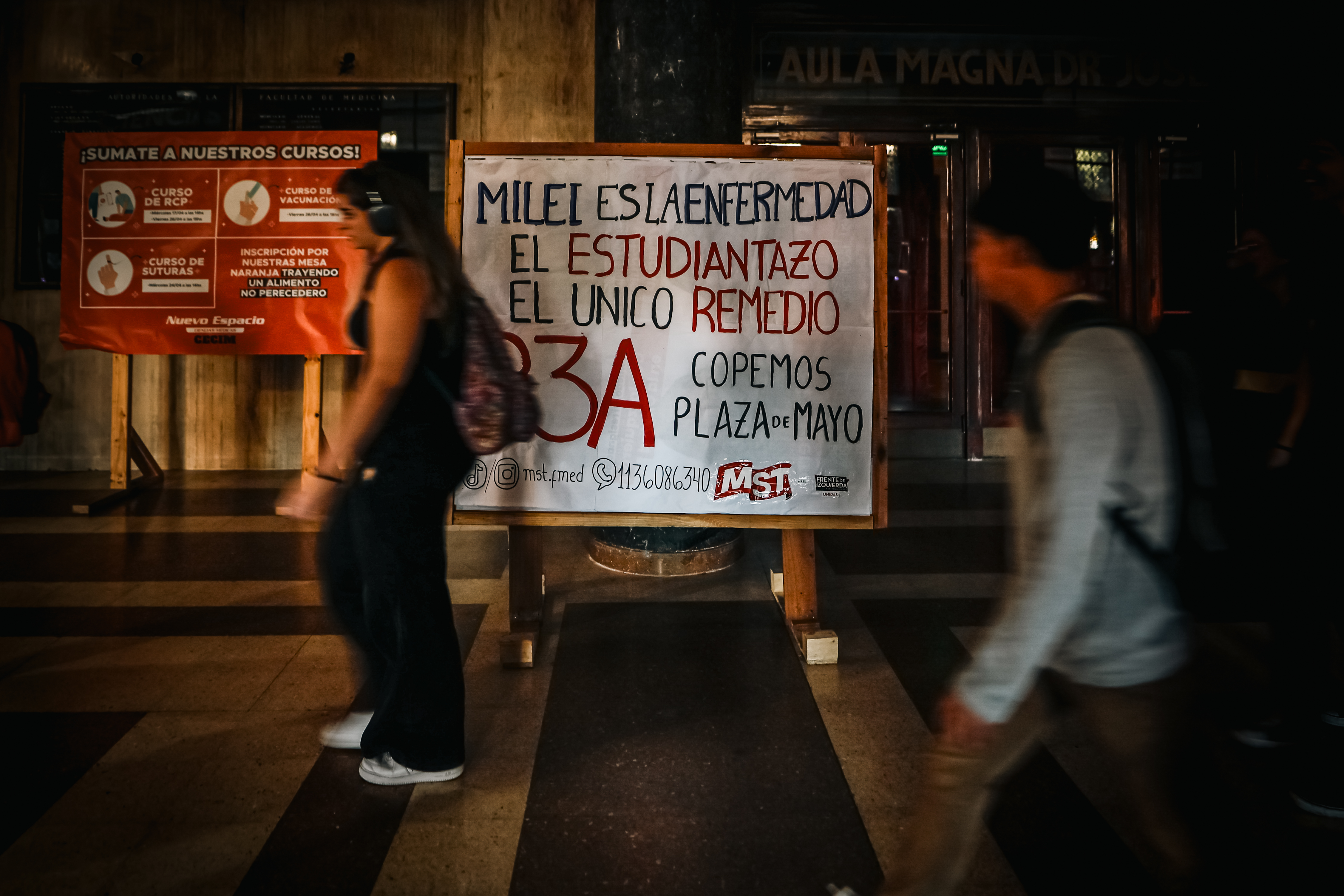 En la penumbra y la incertidumbre, las universidades argentinas tiemblan en la era Milei