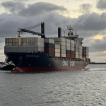 Golpe a las exportaciones: la naviera CMA CGM deja de operar en el puerto