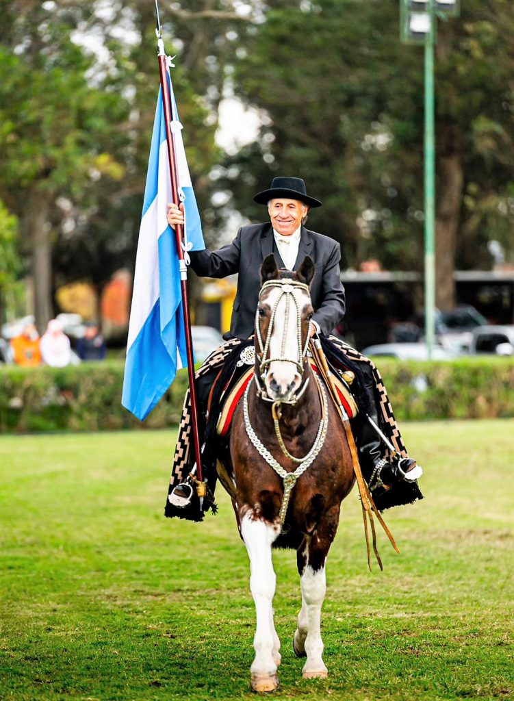 Oscar Alario y "Biguá", los abanderadps de la fiesta.