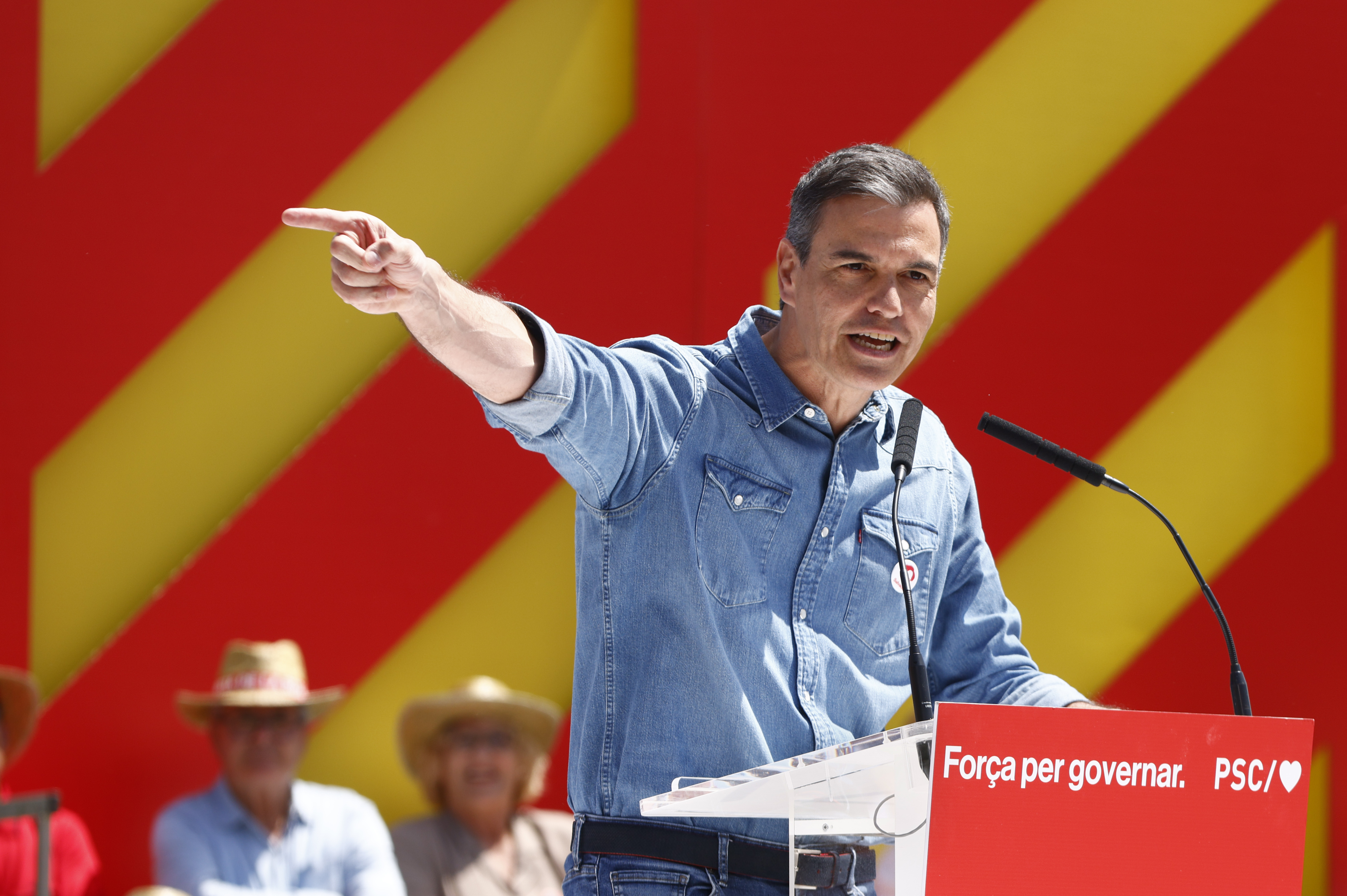 Pedro Sánchez asiste a un acto electoral del PSC en Barcelona