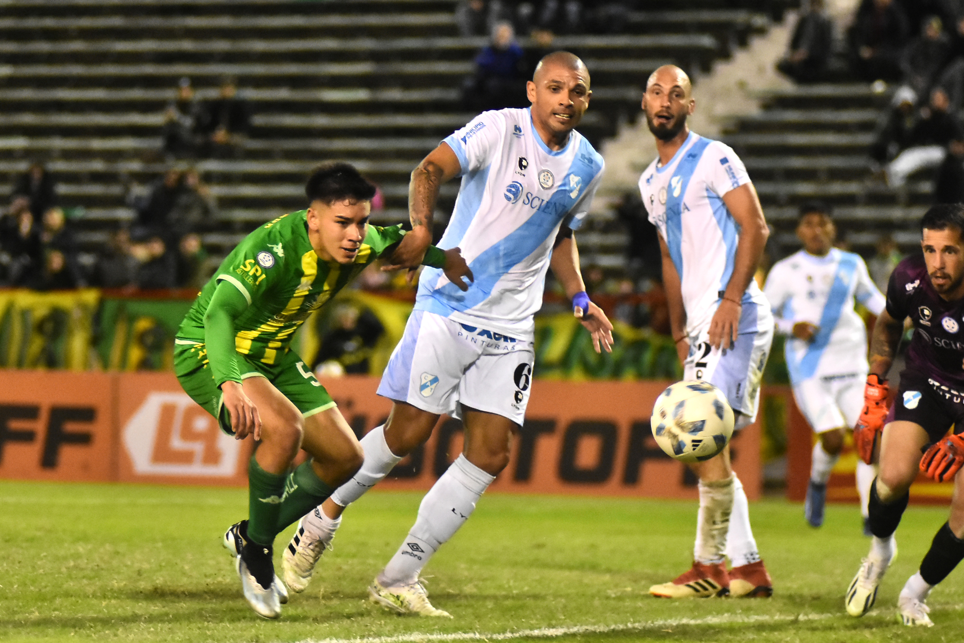 Gonzalo Piñeiro no seguirá en Aldosivi.