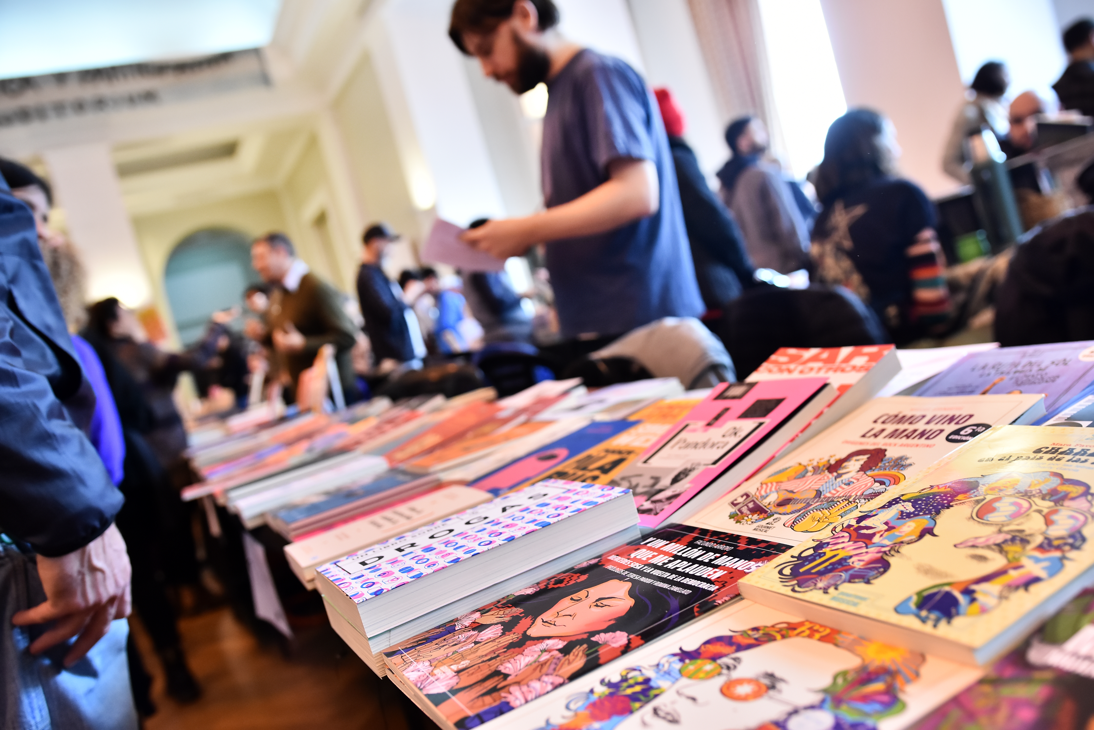 Imàgenes de la edición anterior de la Feria Invierno, cuando el público lector copó el foyer del Auditorium. 