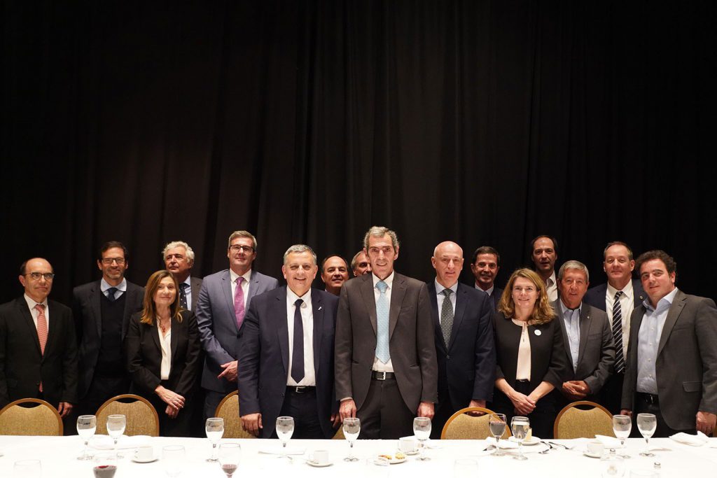 Eduardo Rodríguez Chirillo en el Club del Petróleo.