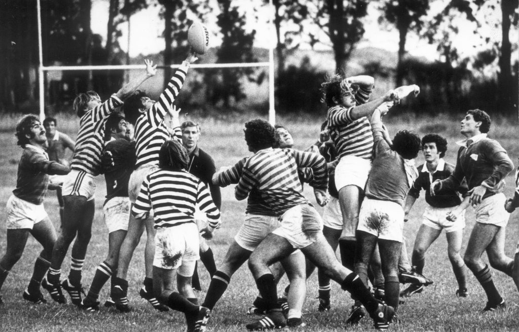 Imagen del clásico del 25 de abril de 1981, en el que Mar del Plata Club se impuso por un cerrado 12 a 6 por la cuarta fecha del torneo Preparación.