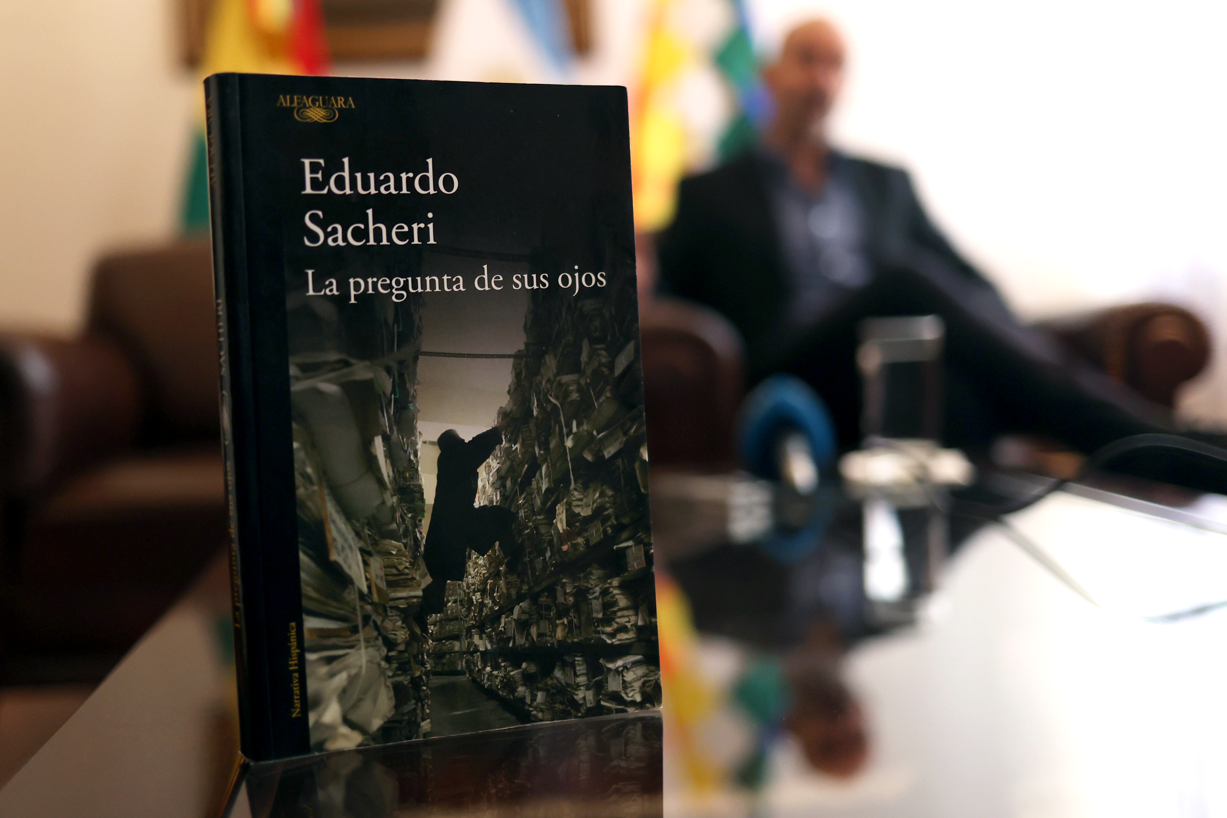 Sacheri elogia que los intelectuales pongan sus ojos en el fútbol para hacer literatura