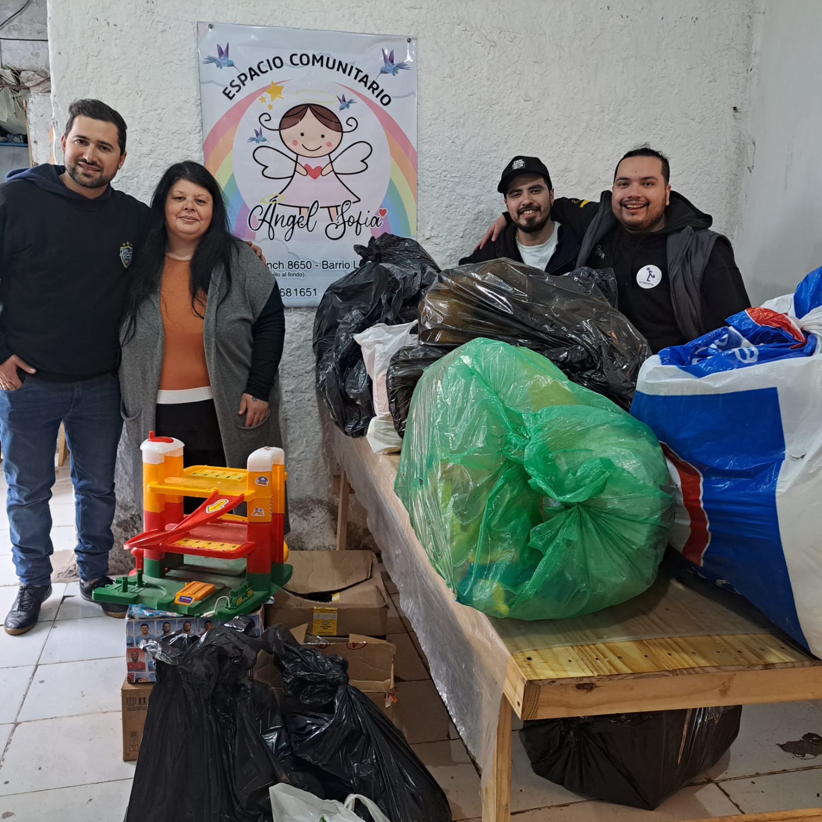 Donaciones entregadas en Ángel Sofía.