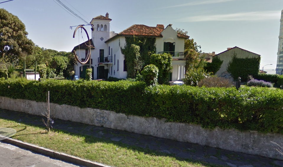 Chalet de "María Frers de Mahn", en Gascón y Aristóbulo del Valle.