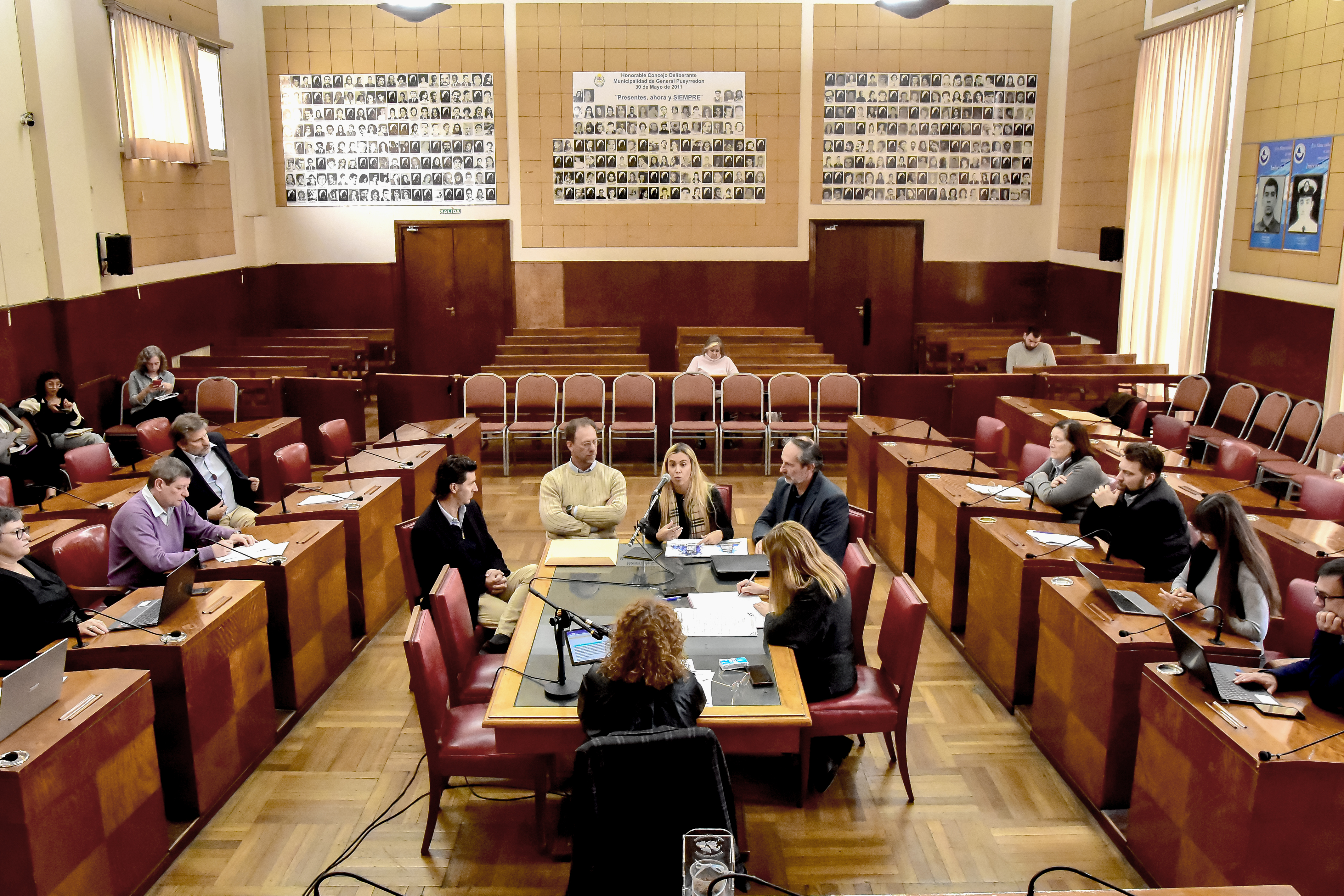 La reunión de la comisión de Obras del martes pasado. Los concejales escucharon a desarrolladores que piden excepciones. 