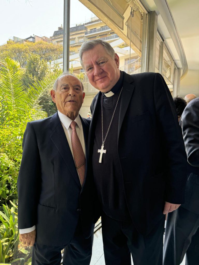 Florencio Aldrey junto al nuncio Miroslaw Adamczyk.