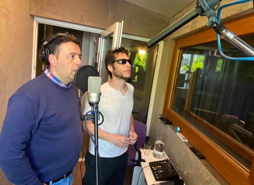 Diego Notario junto a Luis Ortega grabando "El jockey.