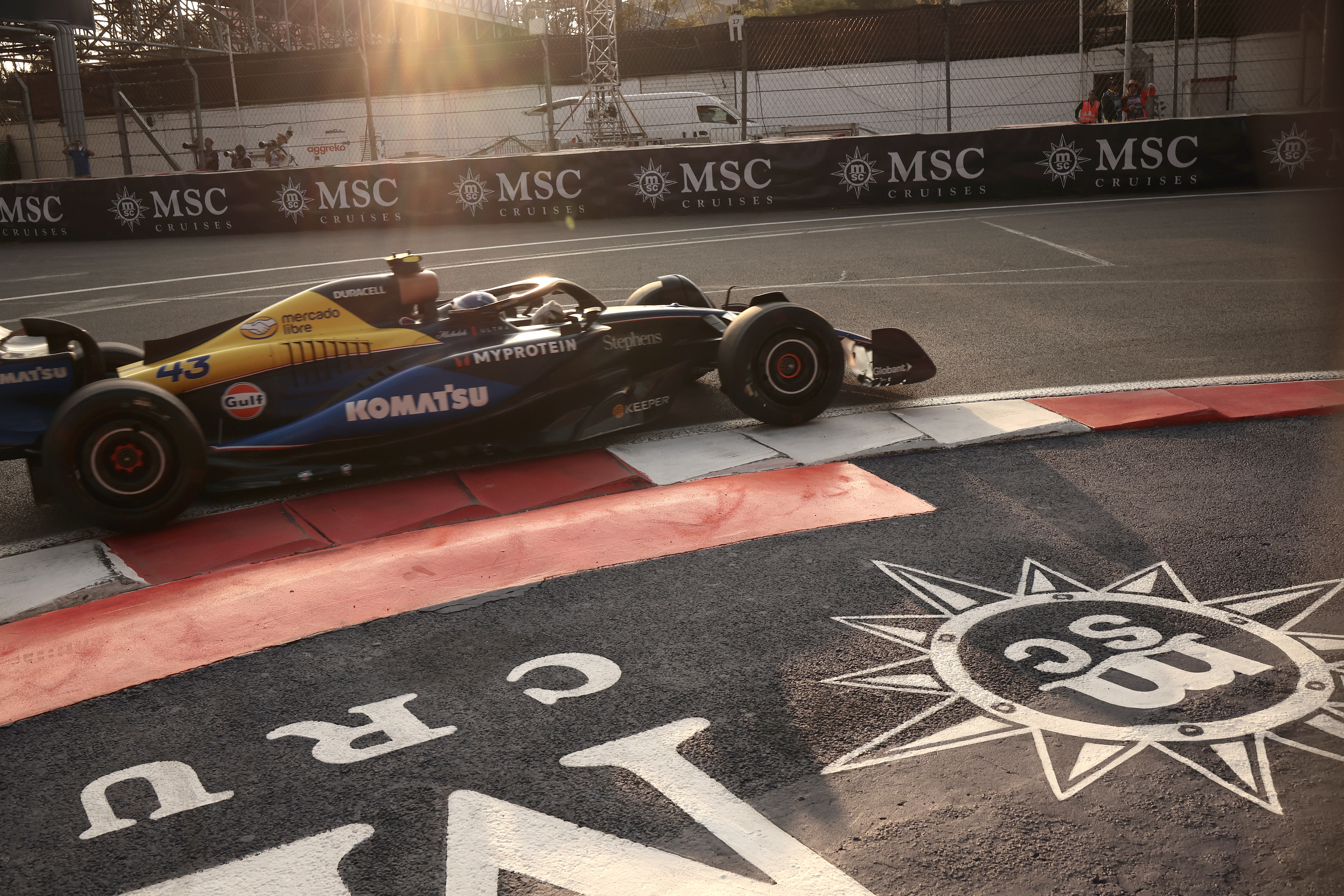 El piloto argentino del equipo Williams Franco Colapinto, durante la segunda sesión de prácticas en México.