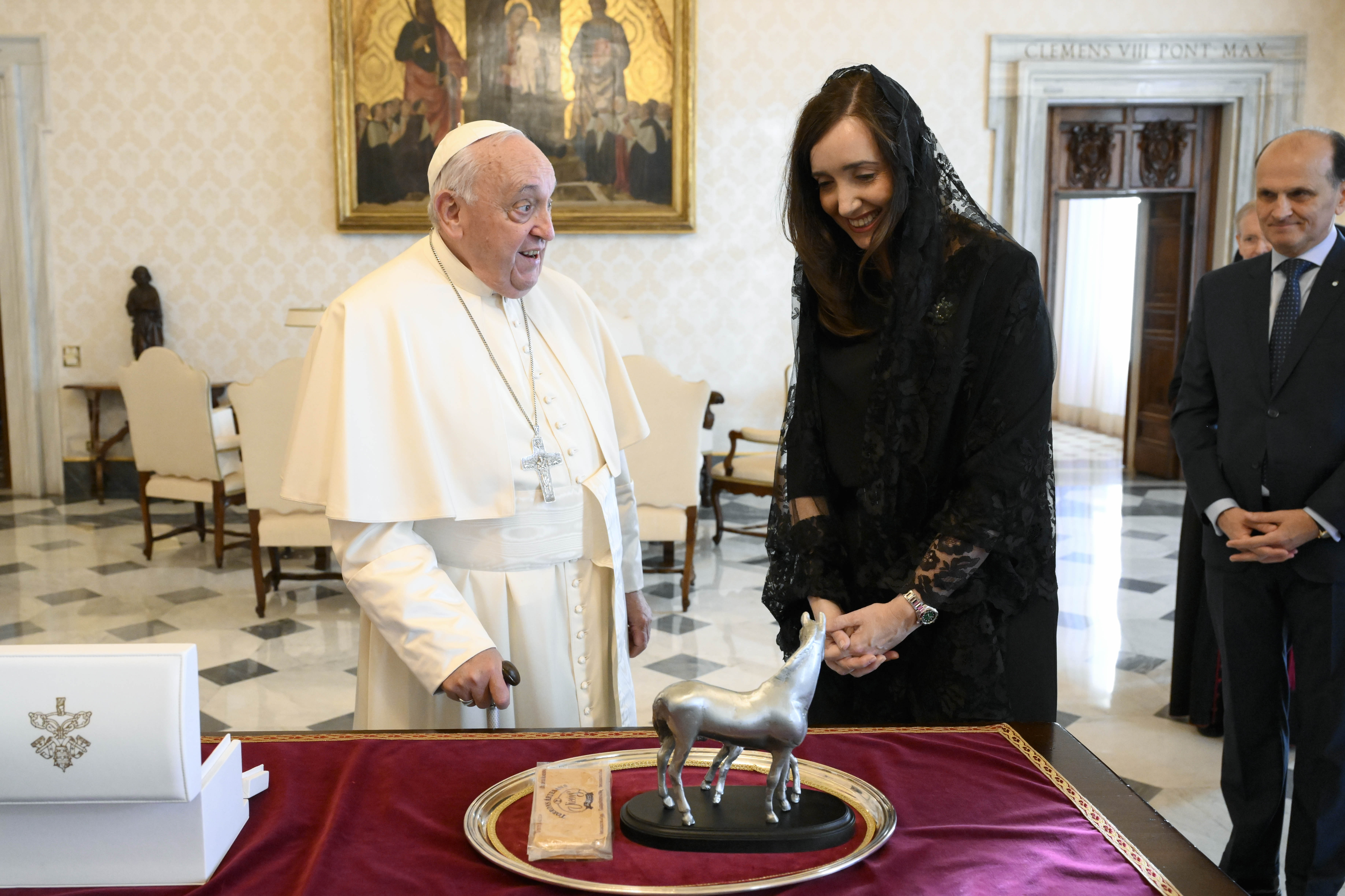 El papa recibe a la vicepresidenta argentina y le pide no perder el sentido del humor