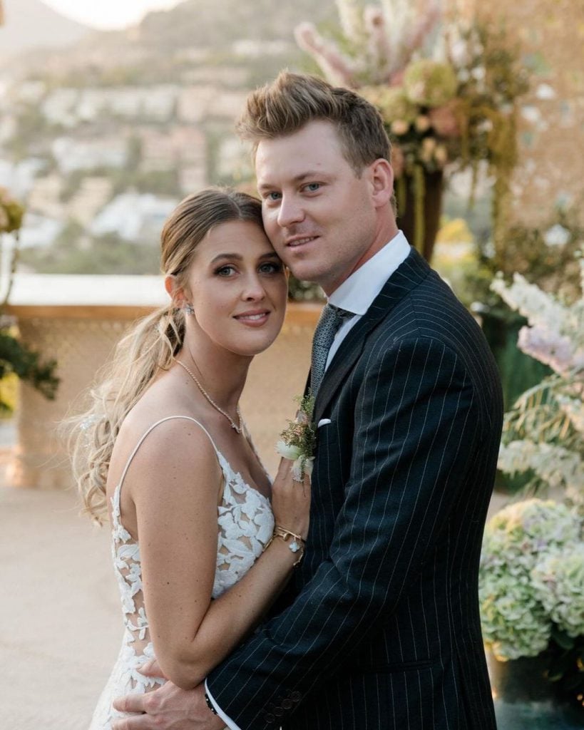 Gina-Maria Schumacher y su esposo Iain Bethke durante la ceremonia.