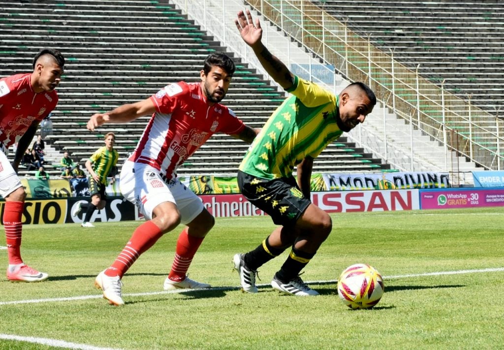 Cristian Chávez marcó uno de los goles para el triunfo de Aldosivi en el último enfrentamiento con San Martín de Tucumán, por la Superliga 2018/2019.