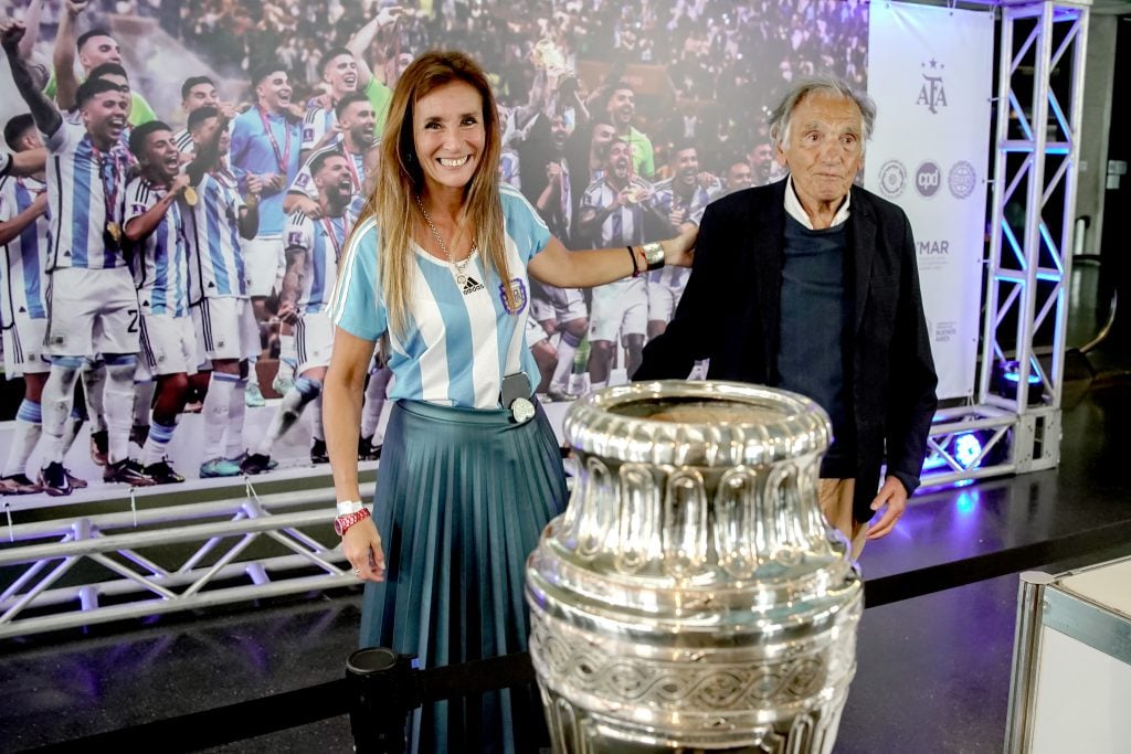 Patricia Garciarena, presidenta del CPD, y VIcente "Cholo" Ciano, siempre referente de la Selección para los marplatenses desde aquellas históricas transmisiones televisivas.