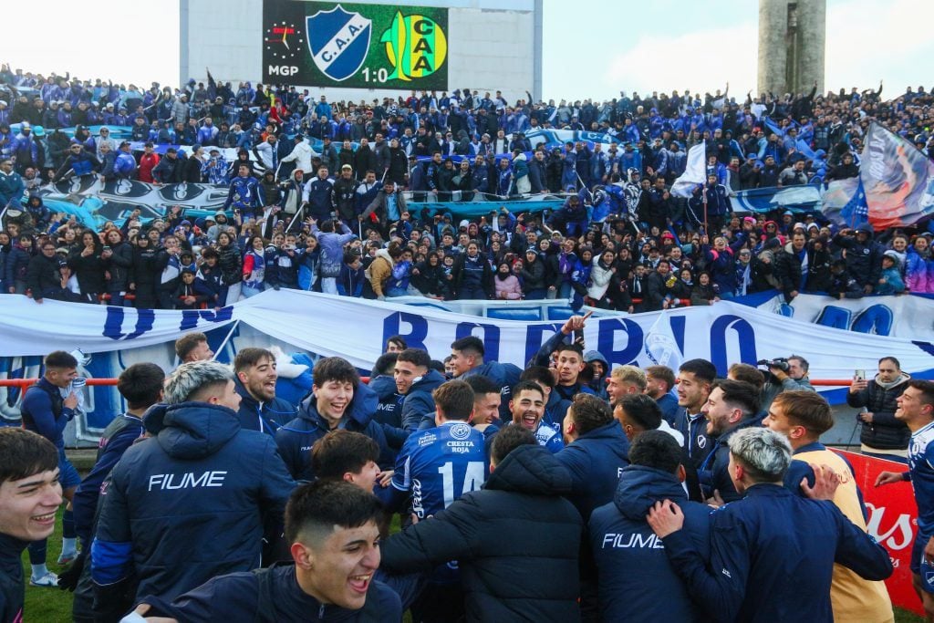 El festejo tras el triunfo en el clásico.