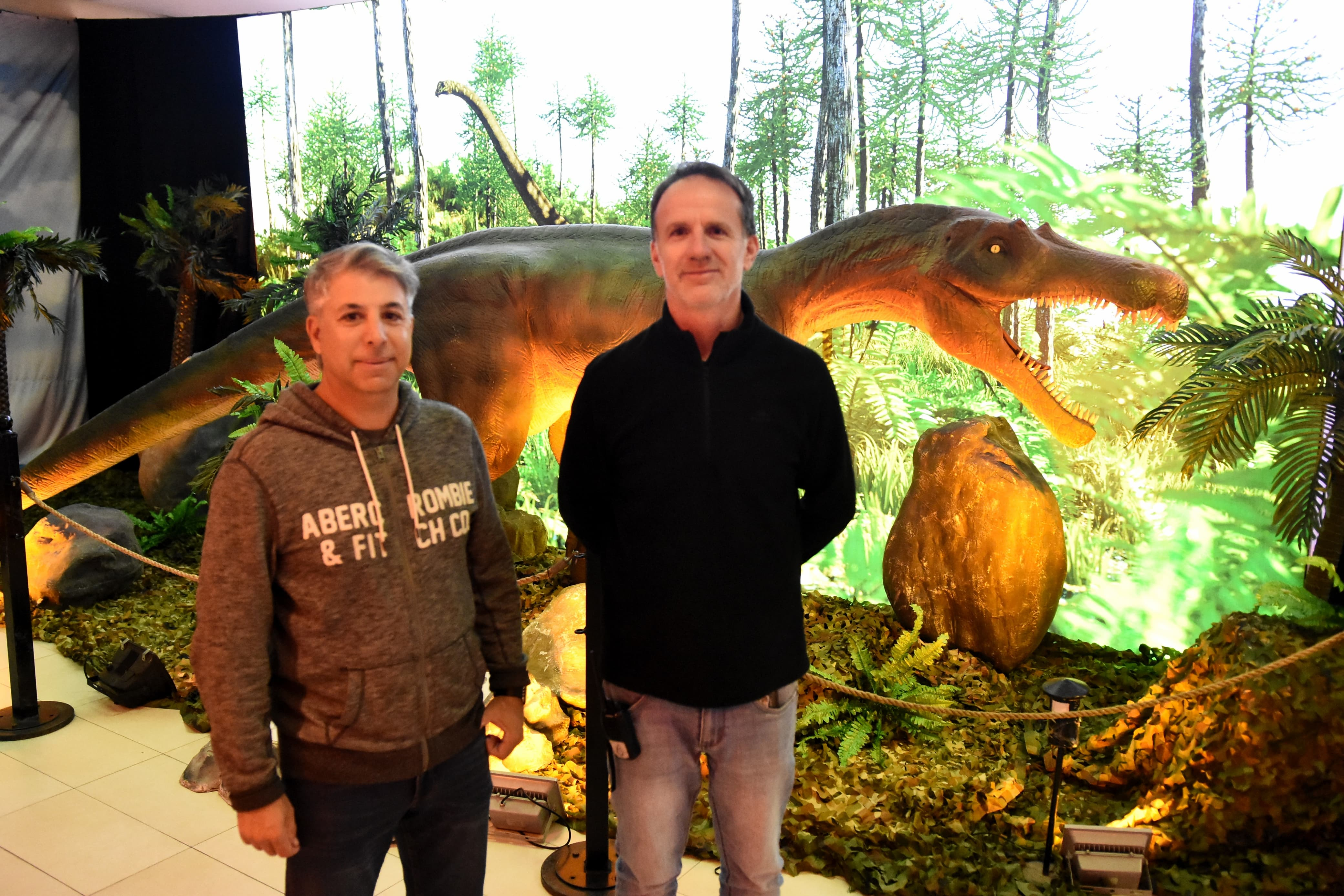 Juan Manuel Cechetto, encargado de la "Viven Dinosaurios".
