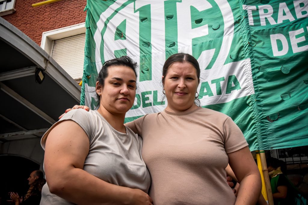 Micaela y Rocío, dos de las trabajadoras despedidas.