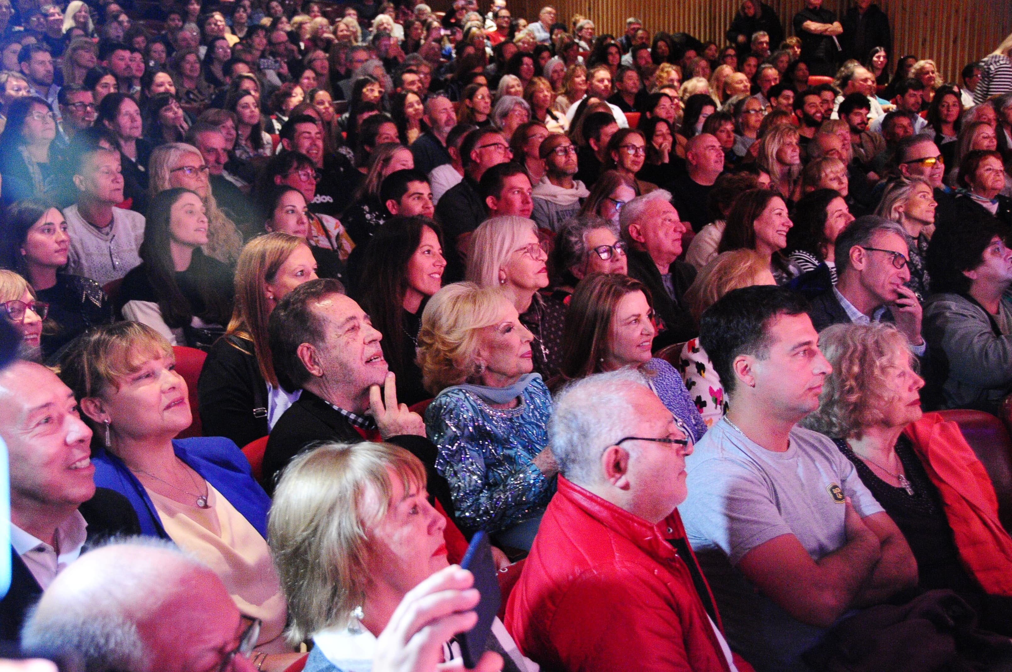 Mirtha Legrand, desde la platea, siguió cada momento de la obra.