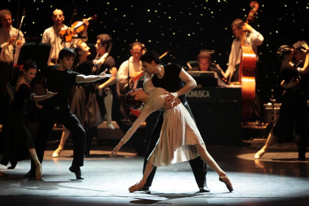 Danza estilizada y música en vivo, la propuesta de "La ruta de Piazzolla", que dirige Urlezaga.