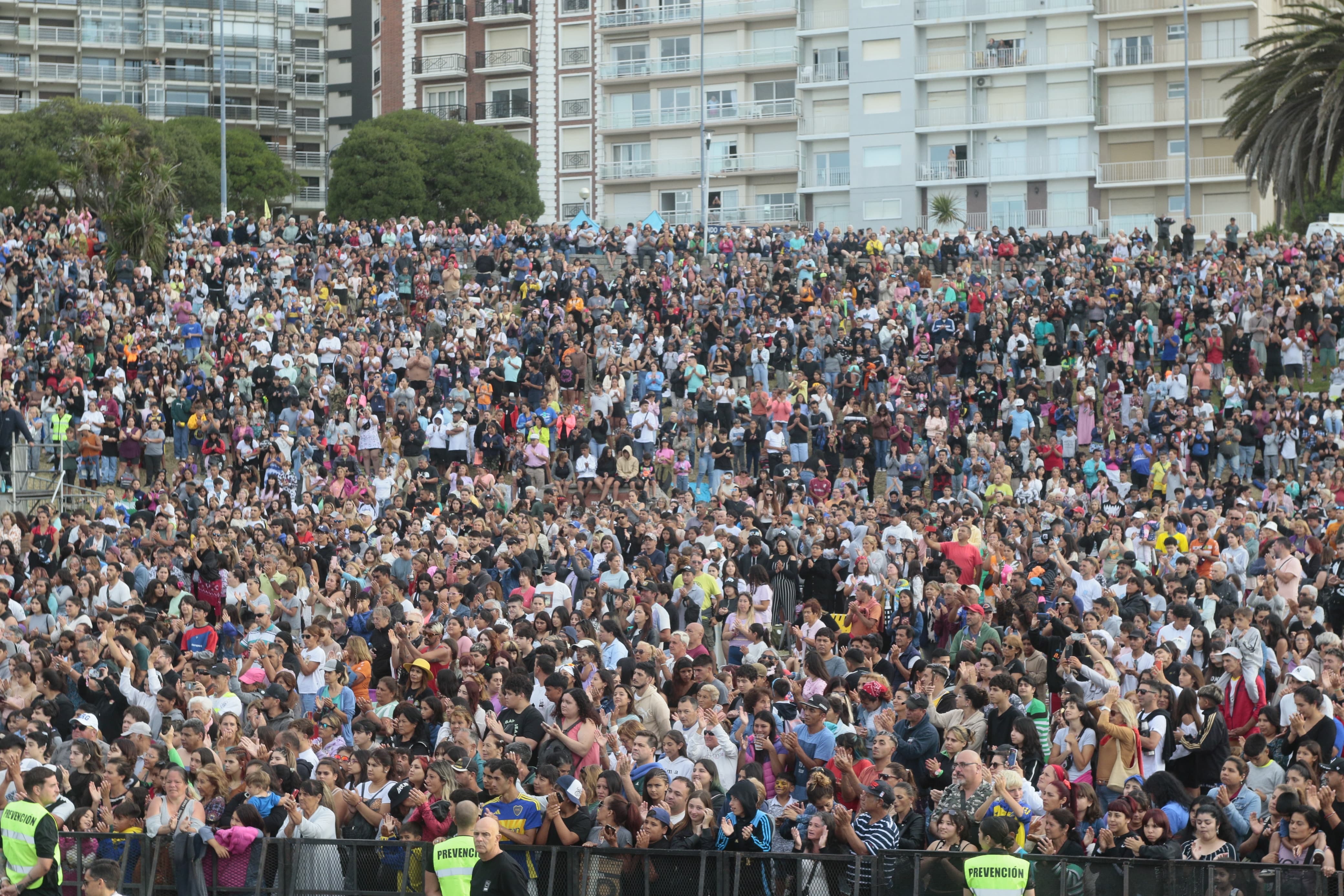 Una gran asistencia de público siguió de cerca cada una de las actividades propuestas desde el escenario.