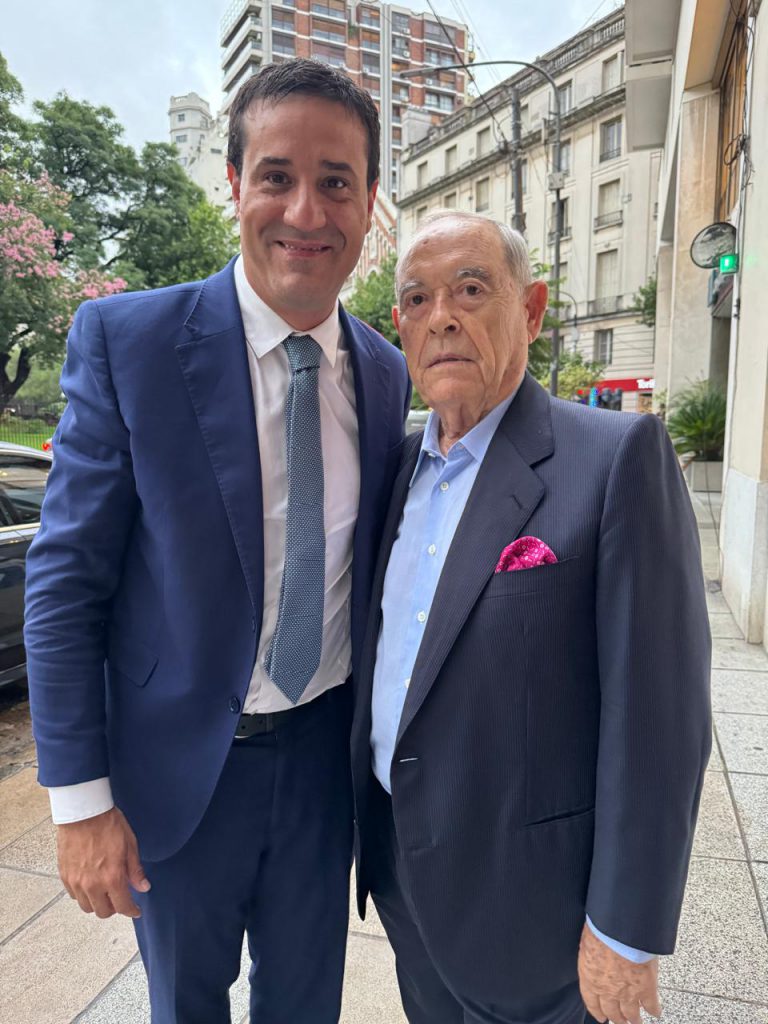 El senador nacional Maximiliano Abad y el director del multimedios LA CAPITAL.